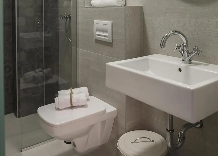 Oda ve Kahvaltı Savamala